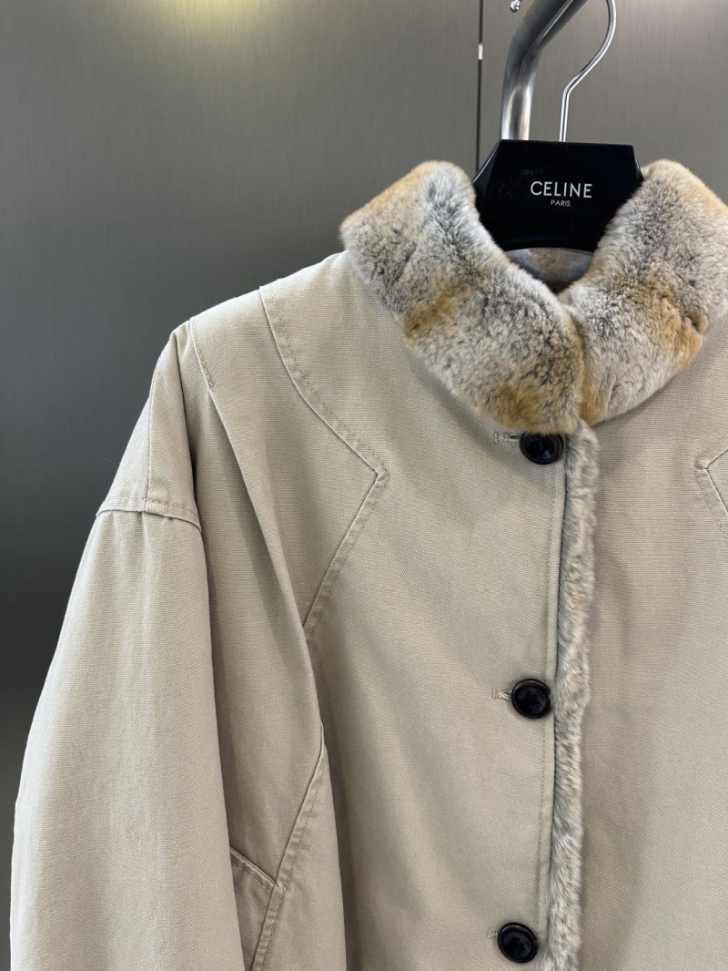 Ce1i*e outwears